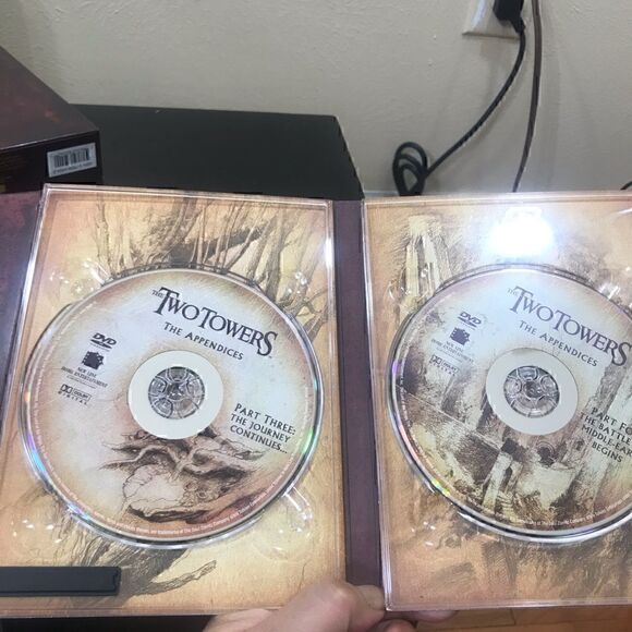 Lord of the Rings “The Two Towers” DVD set EUC - Picture 6 of 7